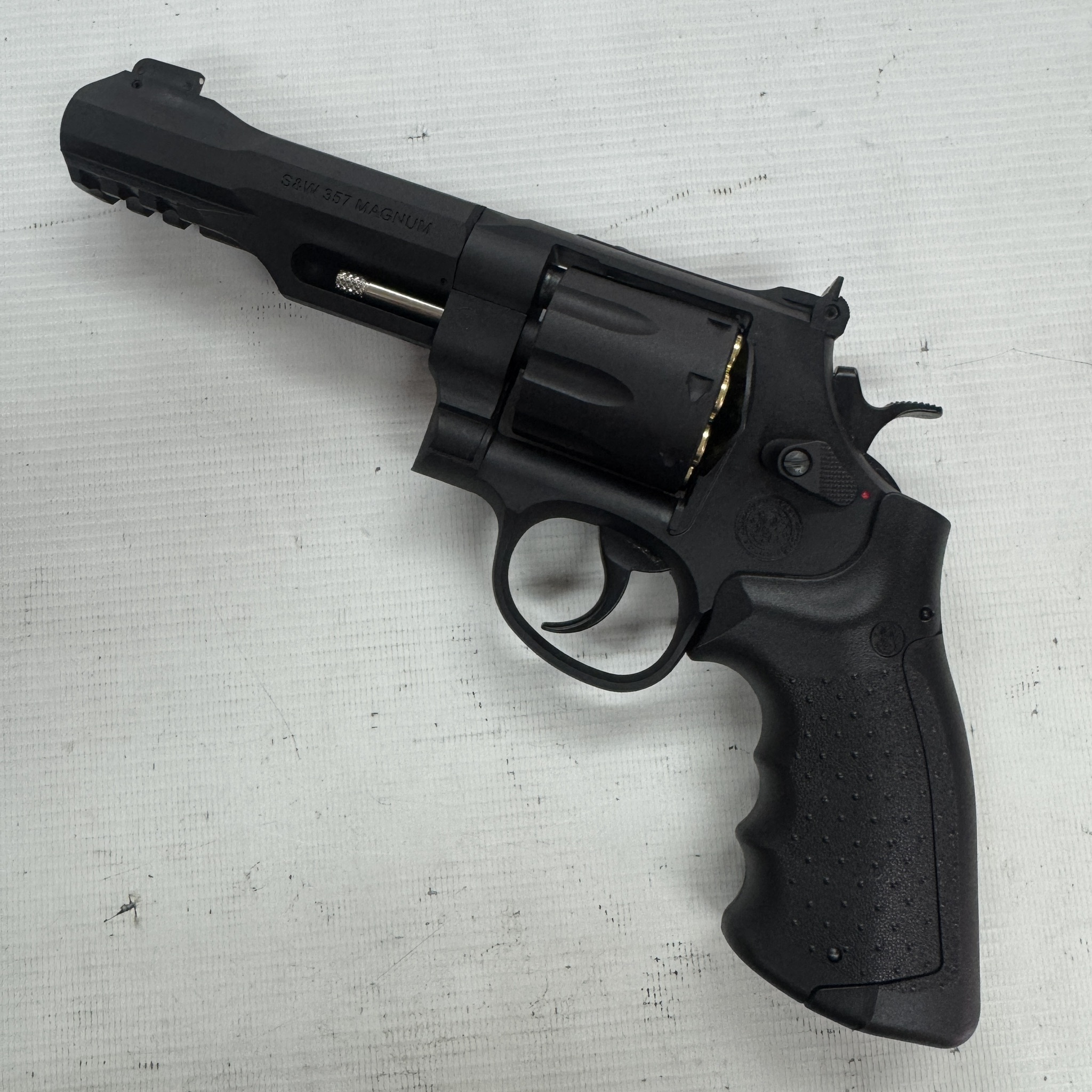 UMAREX　S&W M&P R8
