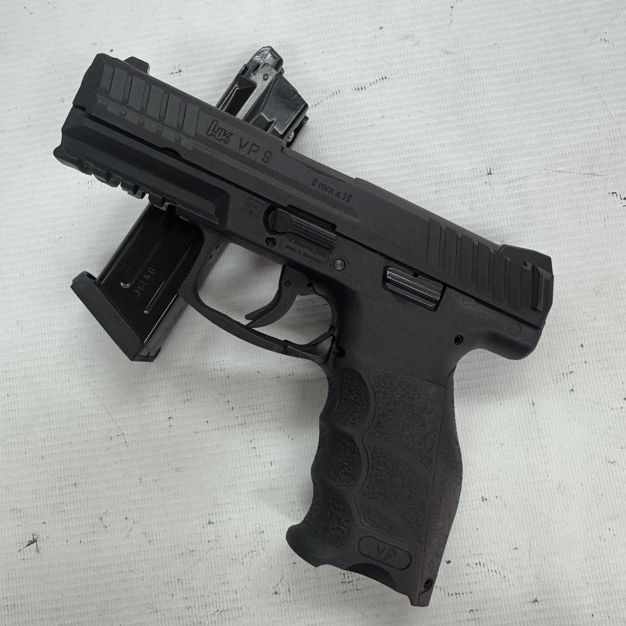 VFC/UMAREX　VP9 DX Ver
